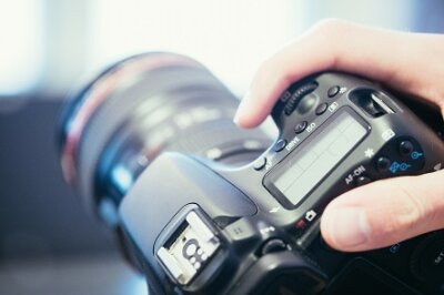 Spiegelreflexkamera: Die Königsklasse unter den digitalen Kamerasystemen - Welches Zubehör für die Spiegelreflexkamera? |Studiobedarf24.de